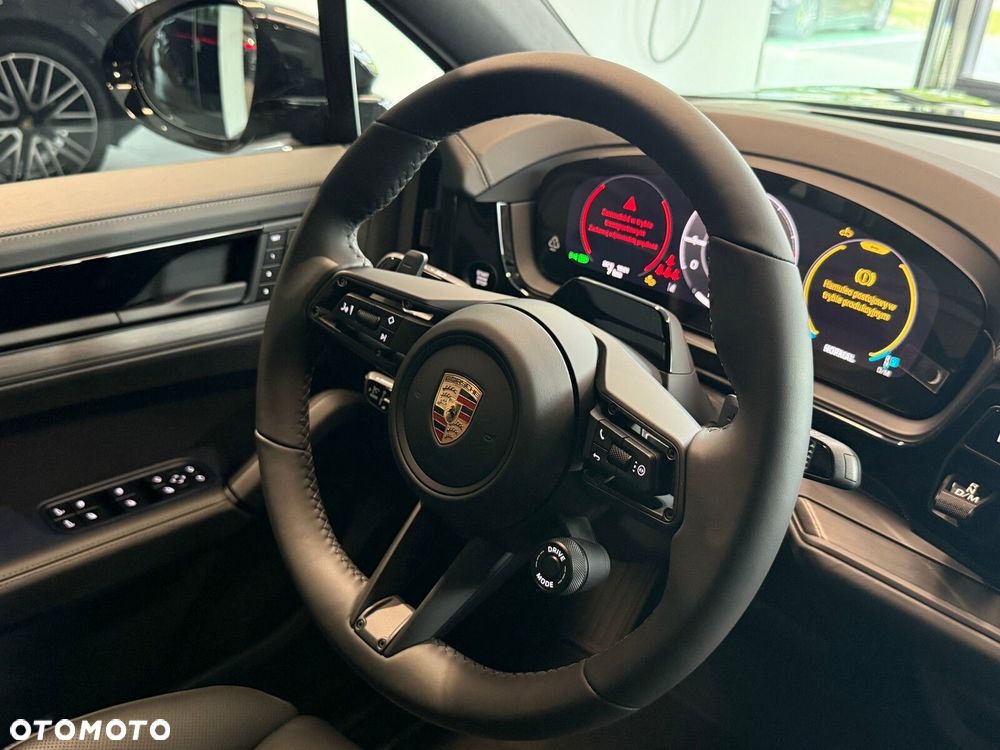 Porsche Cayenne - 25