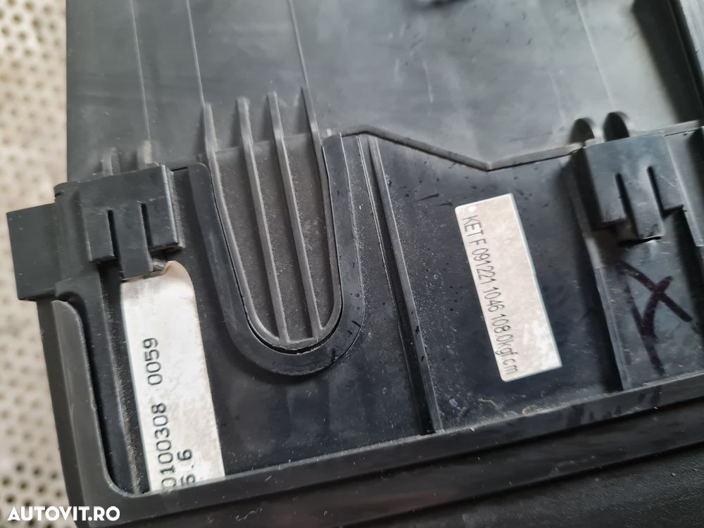 Carcasa Cutie Panou Sigurante Hyundai IX35 2.0 Benzina Motor G4KD An 2009-2010-2011-2012-2013-2014-2015 Dezmembrez Hyundai IX35 2.0 Benzina 2x4 Cod Motor G4KD An 2009-2010-2011-2012-2013-2014-2015 Volan Stanga - 6