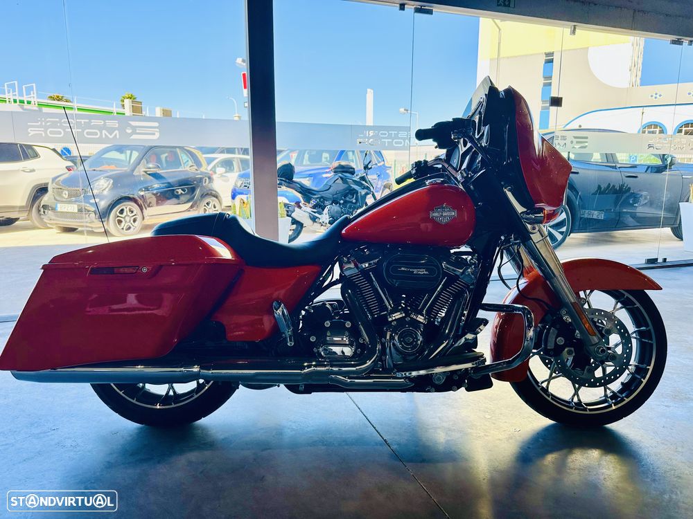 Harley-Davidson FLHXS Street Glide Special - 3