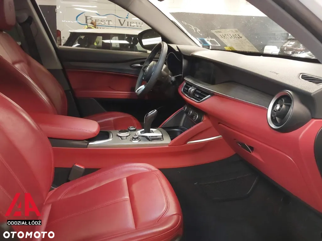 Alfa Romeo Stelvio 2.0 Turbo 16V AT8-Q4 Veloce Ti - 8