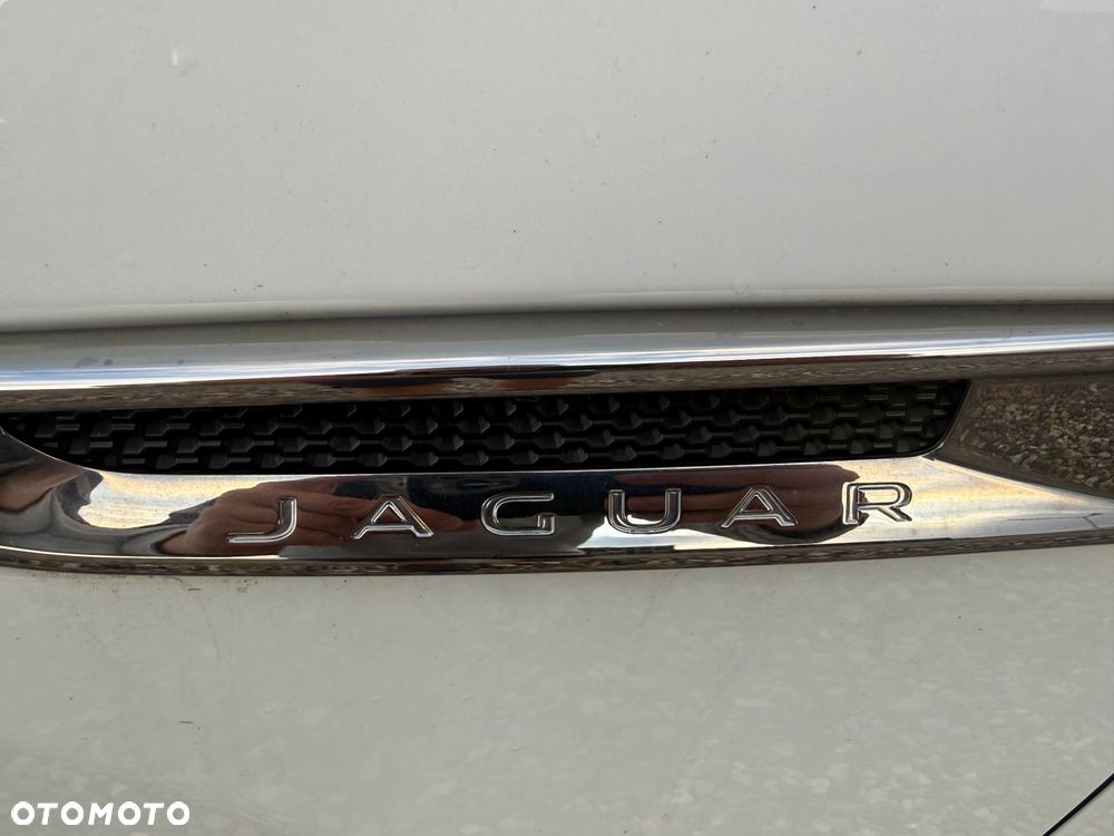 Jaguar F-Pace 25t AWD Prestige - 7