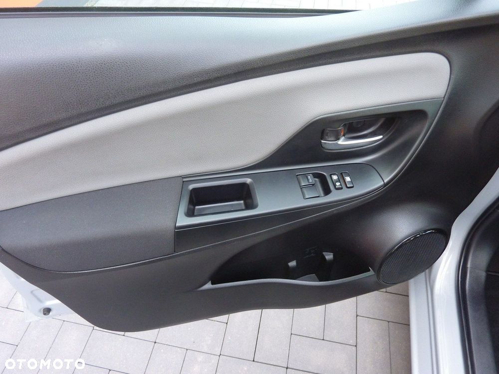 Toyota Yaris - 30