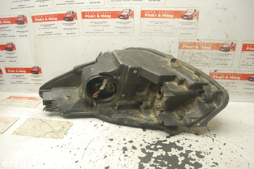 LAMPA PRAWY PRZÓD PRZEDNIA PRAWA TOYOTA YARIS III - 3