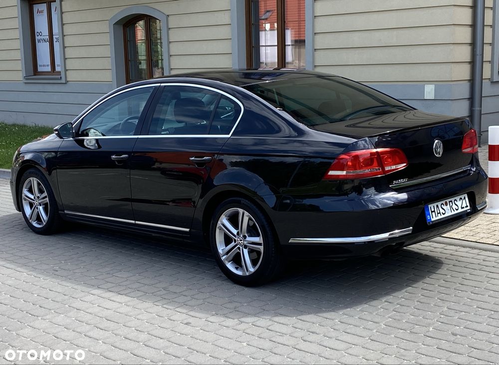 Volkswagen Passat - 4