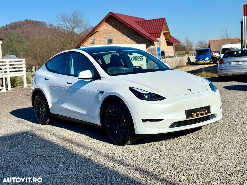 Tesla Model Y AWD Performance - 3