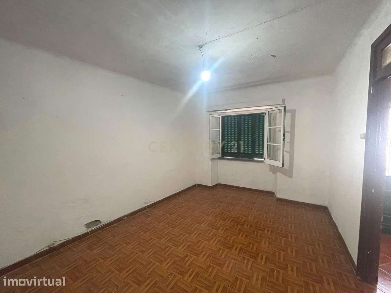 Moradia T3 com Garagem na Ribeira Grande | Potencial de Investimento - Grande imagem: 5/27