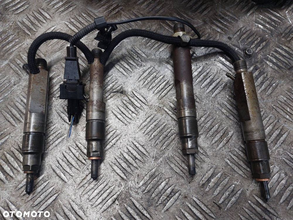 POMPA WTRYSKOWA + WTRYSKIWACZE AUDI A3 8L 1.9 TDI 038130107D 038130202B - 2