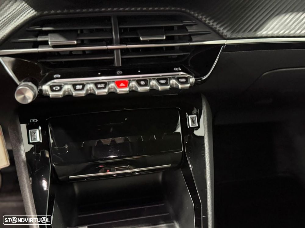 Peugeot 2008 1.2 PureTech Allure EAT8 - 10