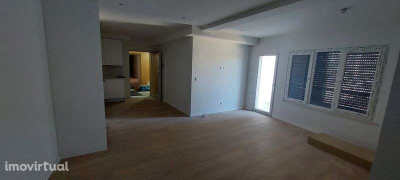 T1 novo com Varanda, Parqueamento e Arrecadação - Grande imagem: 4/10