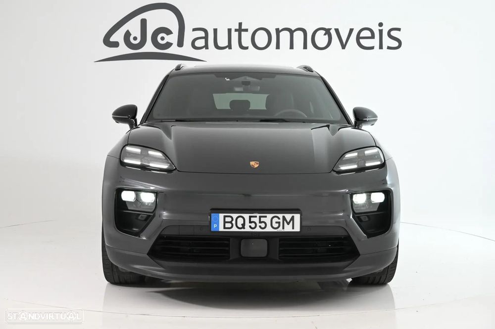 Porsche Macan Electric 4 - 6