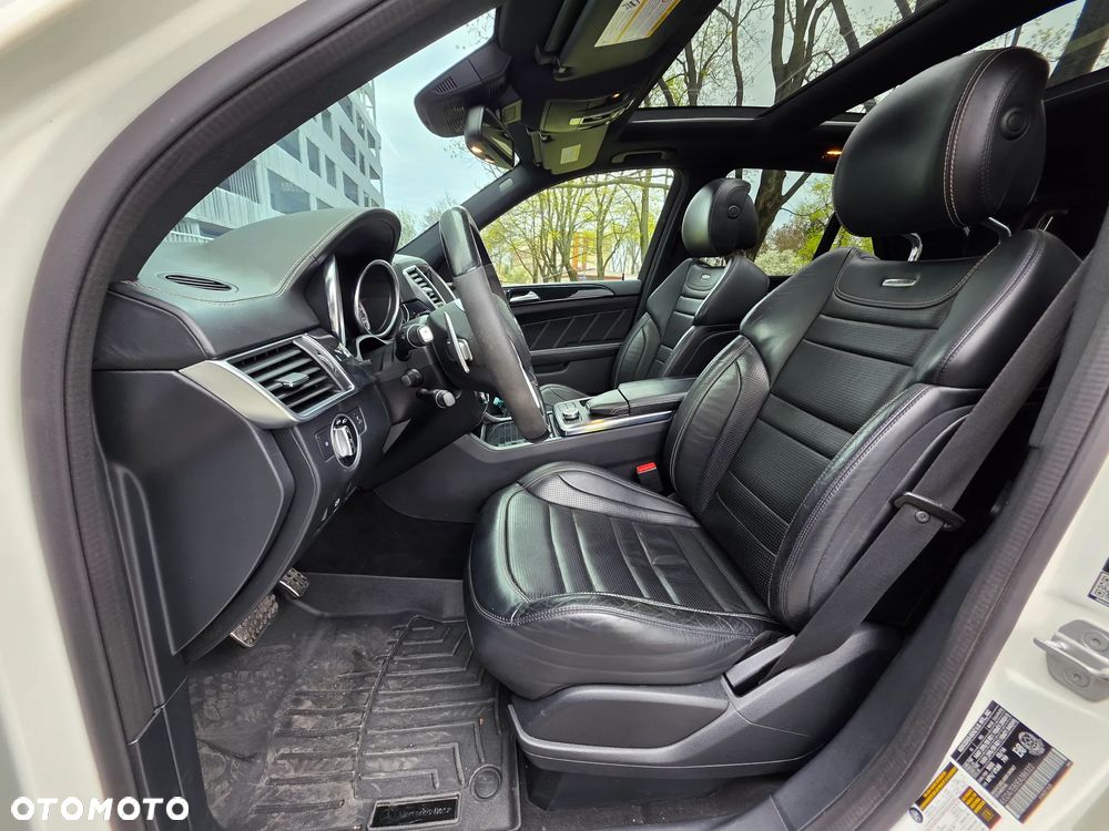 Mercedes-Benz ML 63 AMG 4-Matic - 5