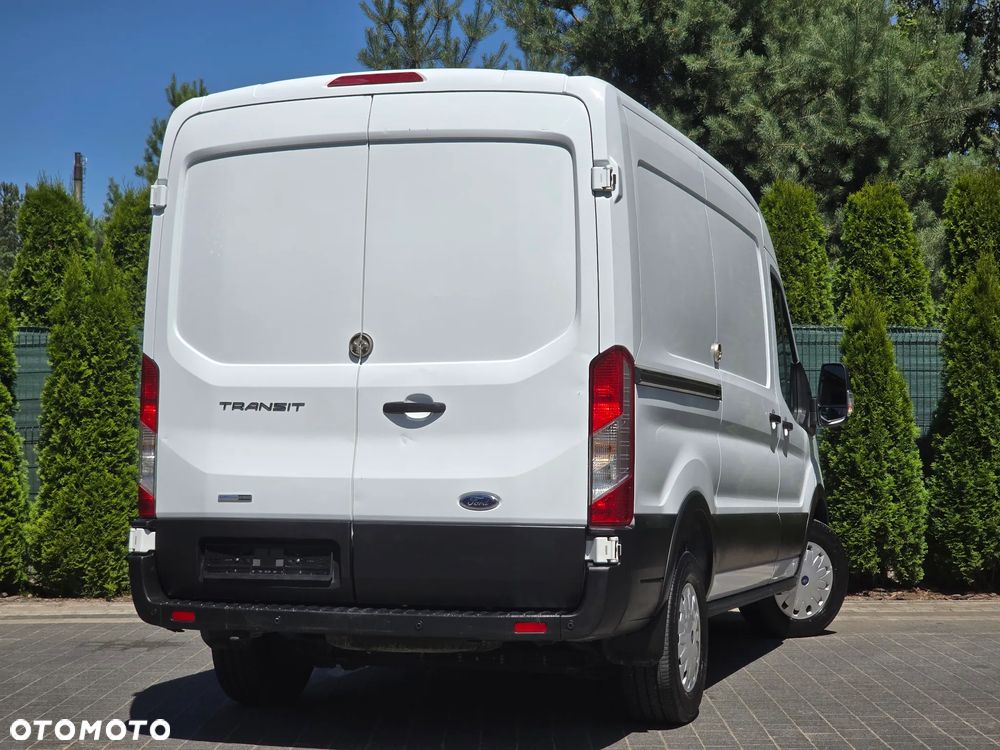 Ford TRANSIT EcoBlue Hybrid - 11