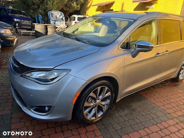 Chrysler Pacifica - 5