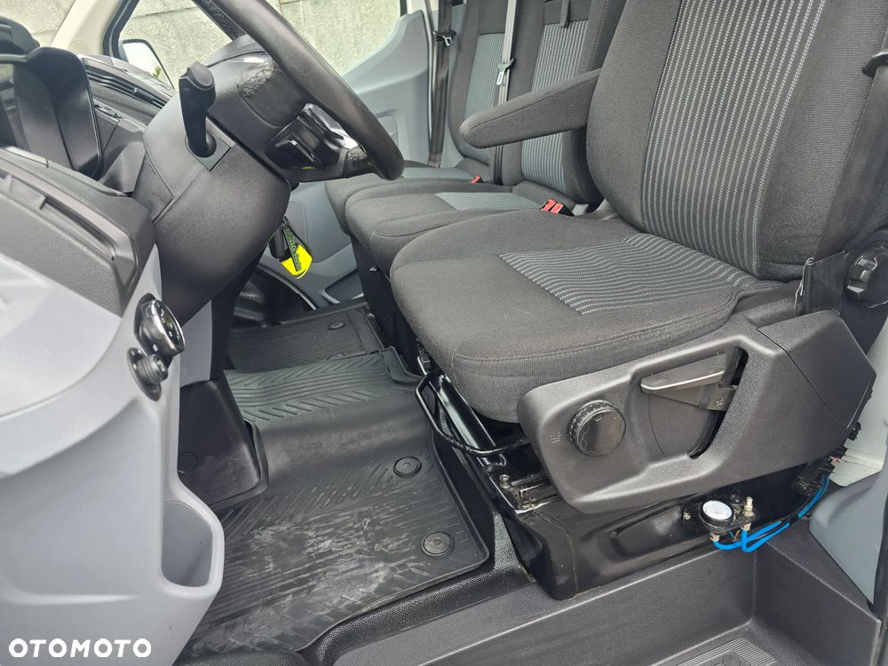 Ford Transit - 12