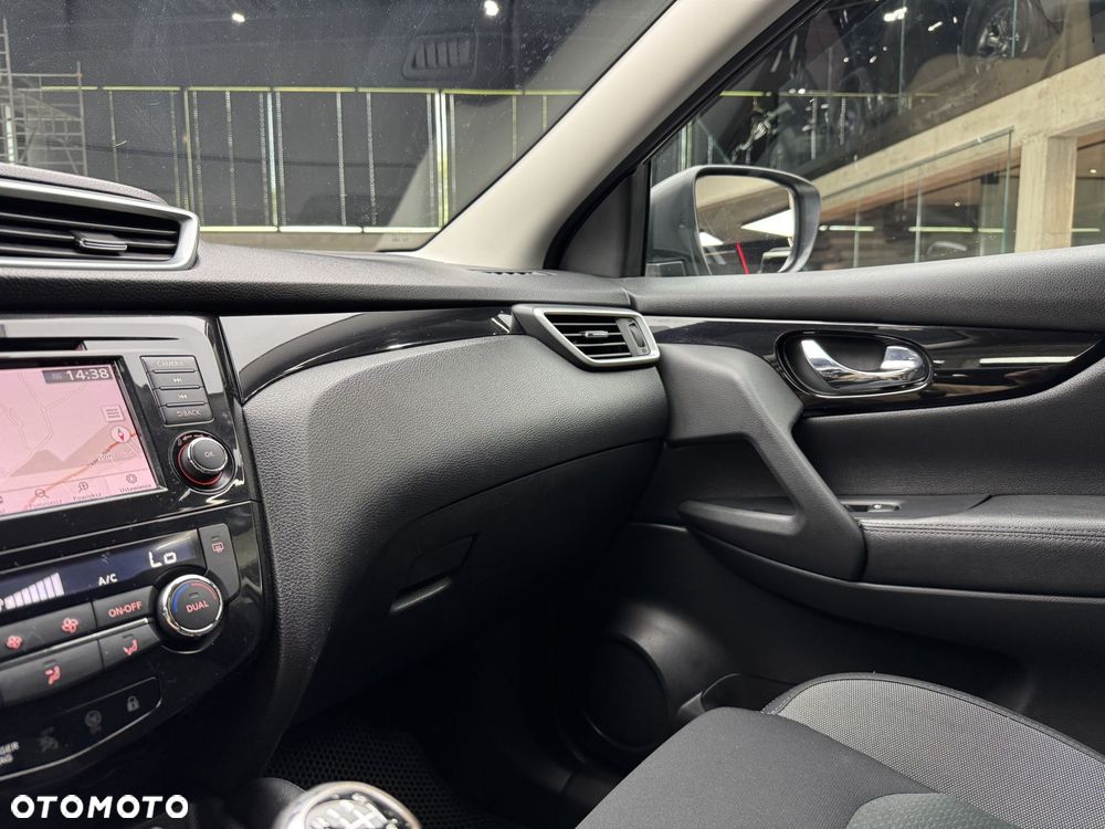Nissan Qashqai 1.3 DIG-T N-Connecta - 32