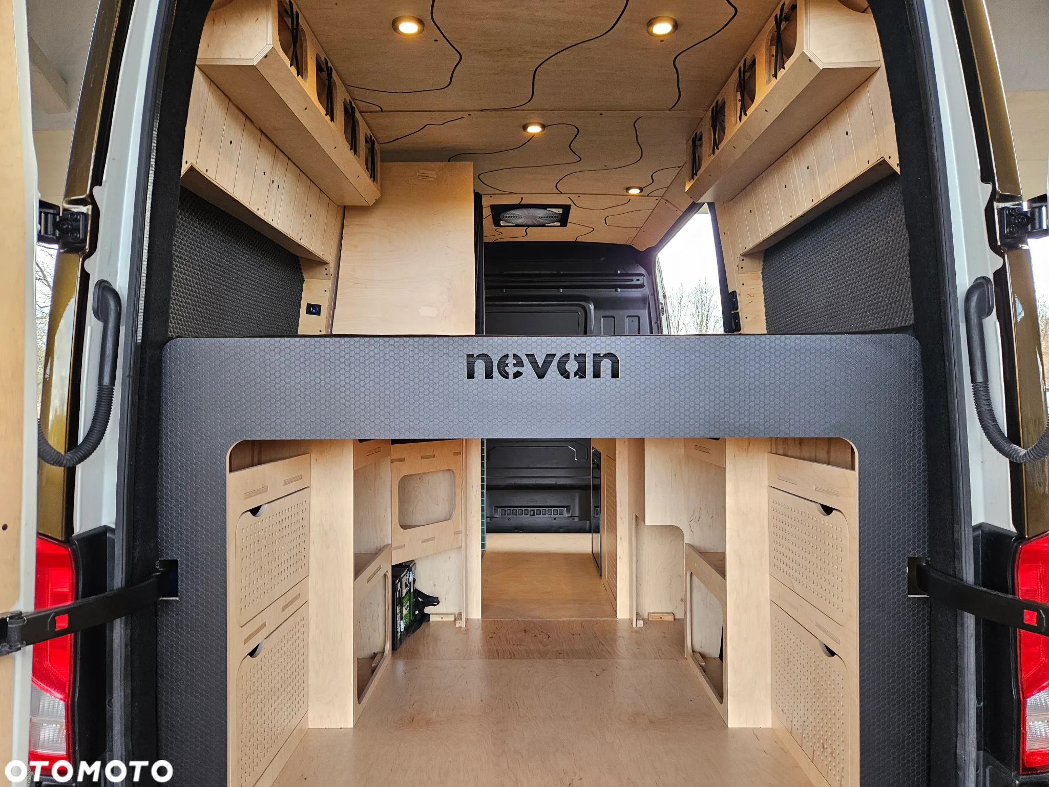 Volkswagen CRAFTER L2H2 Campervan - 17