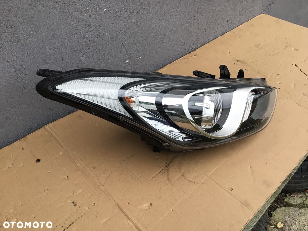 Lampa przednia prawa Hyundai i30 ll 2 - 2