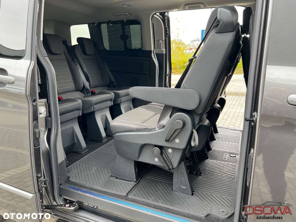 Ford Tourneo Custom - 34