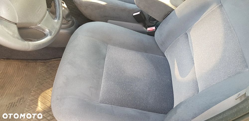 Renault Megane 1.6 - 17