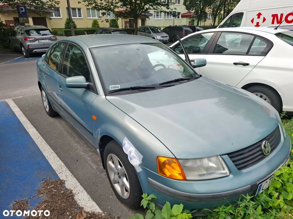 Volkswagen Passat 1.6 CL - 2