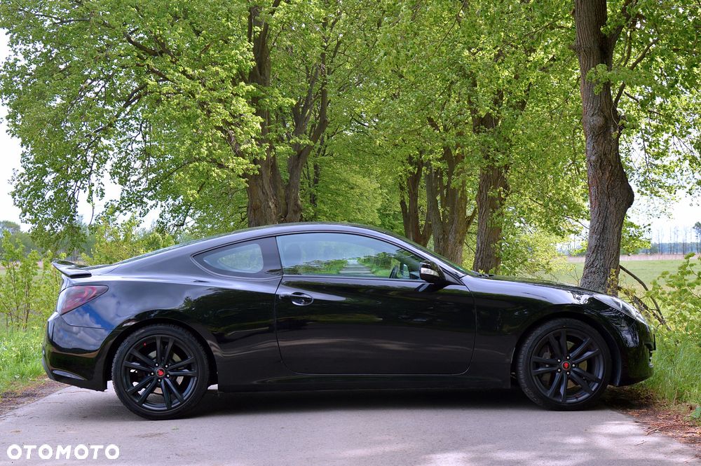 Hyundai Genesis Coupe 2.0 T - 8