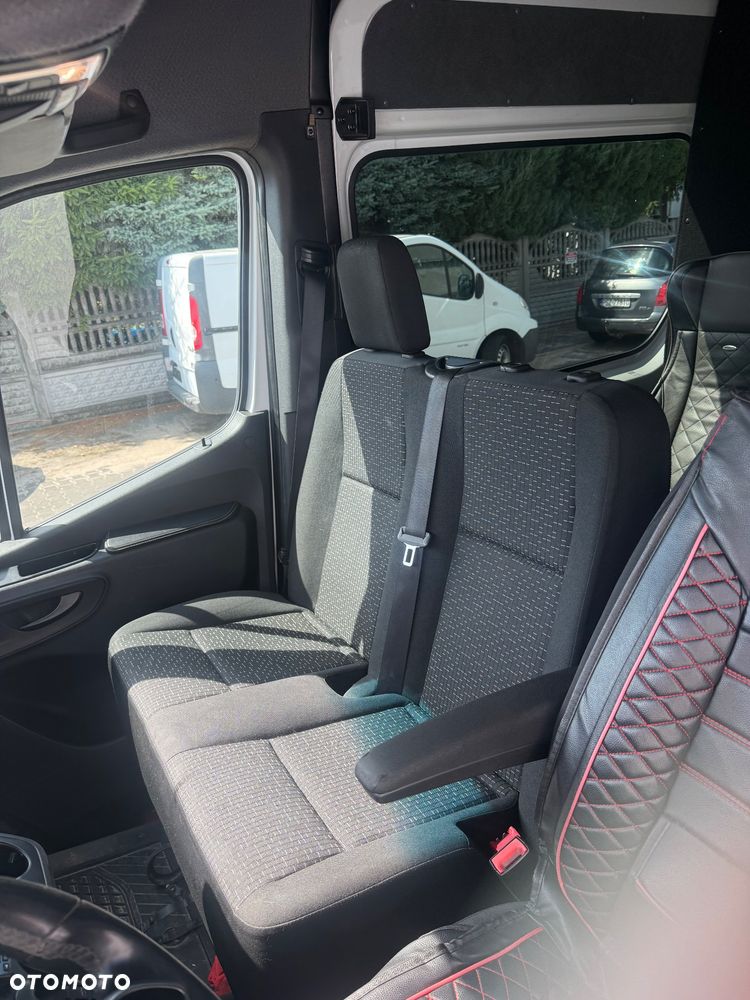 Mercedes-Benz Sprinter - 22
