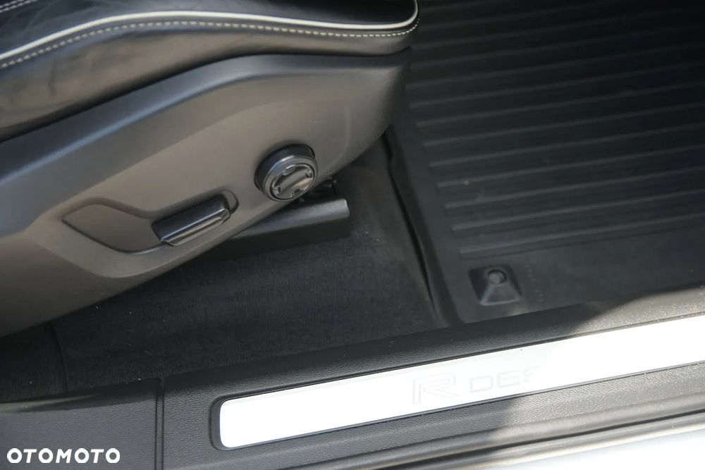 Volvo XC 60 D4 AWD R-Design - 19