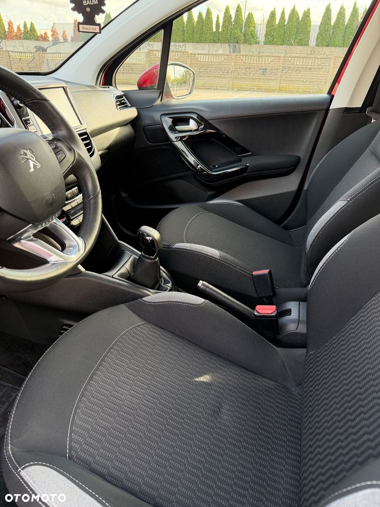 Peugeot 208 - 9