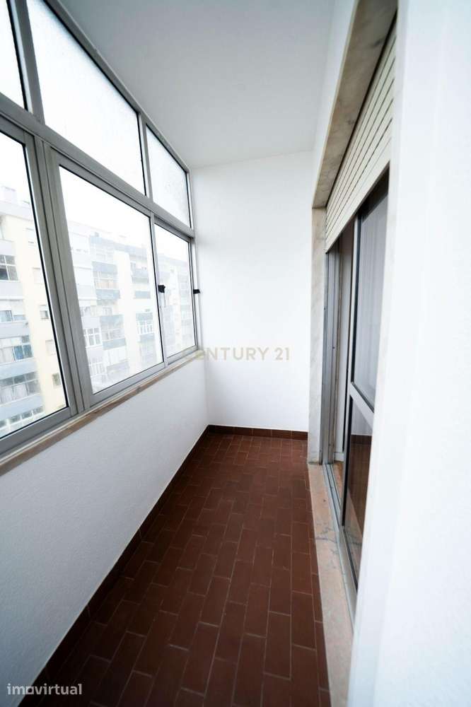 T2 com Excelente Localização em Agualva-Cacém | Ideal para Habitação P - Grande imagem: 5/20
