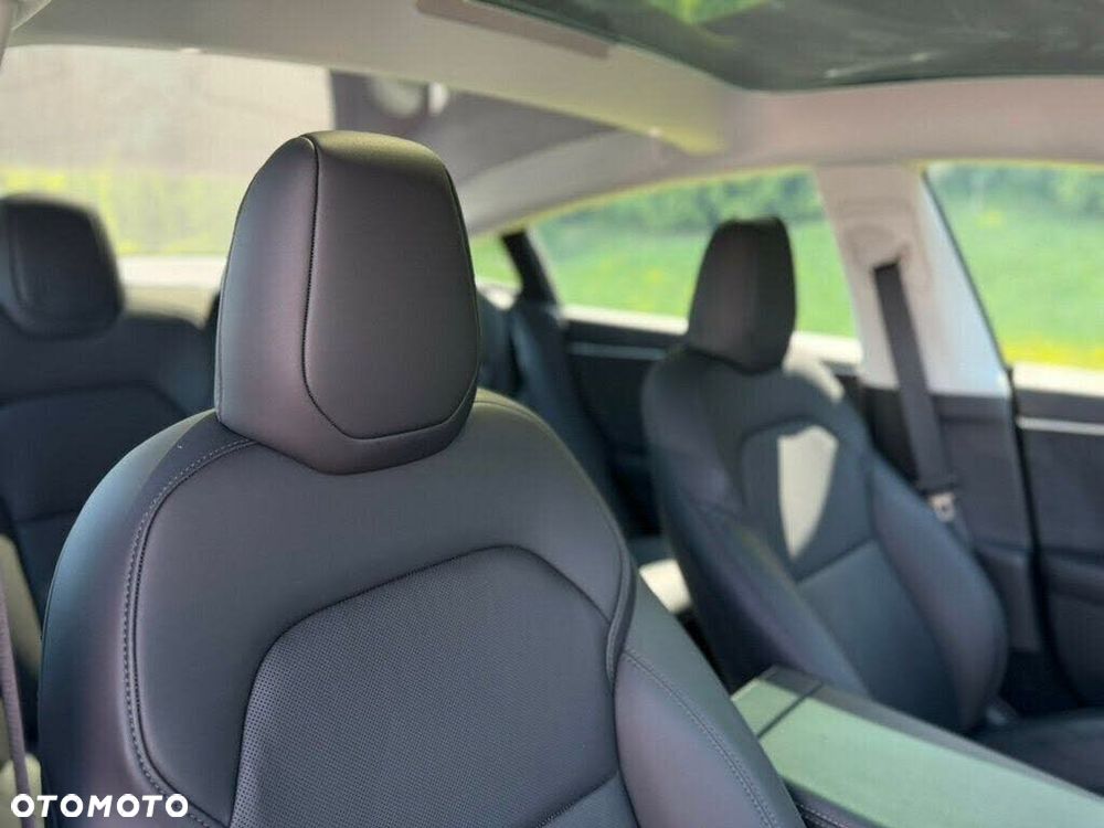 Tesla Model 3 - 11