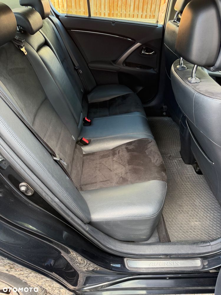 Toyota Avensis - 14