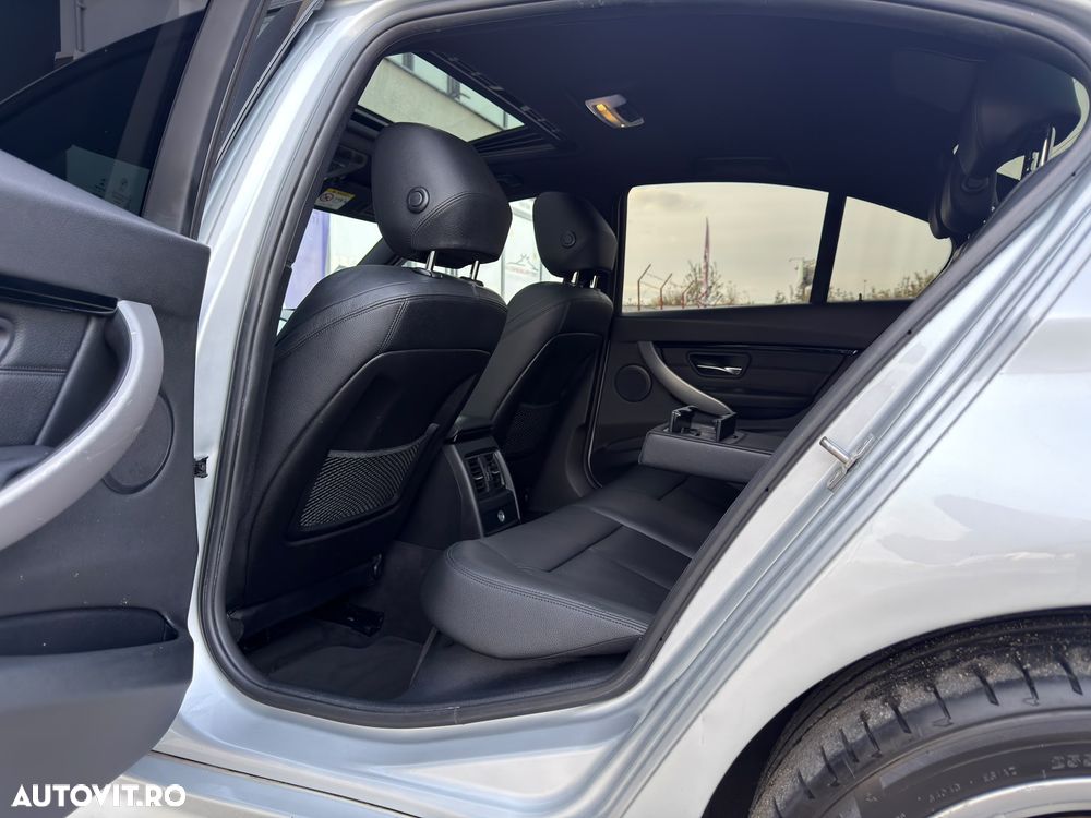 BMW Seria 3 320d xDrive Aut. M Sport - 14