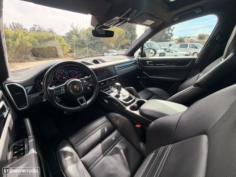Porsche Cayenne Turbo - 29