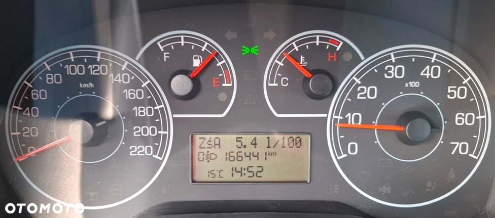 Fiat Grande Punto Actual 1.4 8V Estiva Blue&Me Euro5 - 11