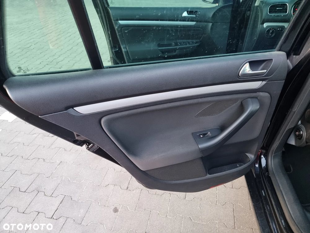 Volkswagen Golf Variant - 27