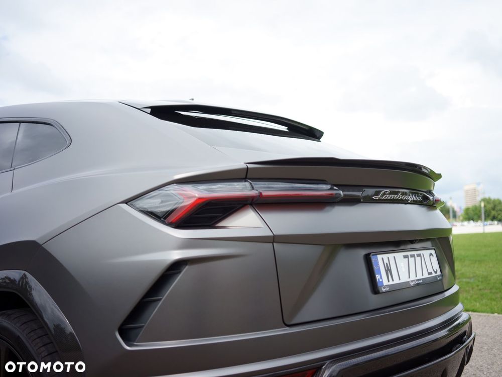 Lamborghini Urus - 30