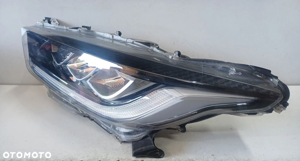 Lampa lewy przod toyota yaris IV 4 full led europa - 2