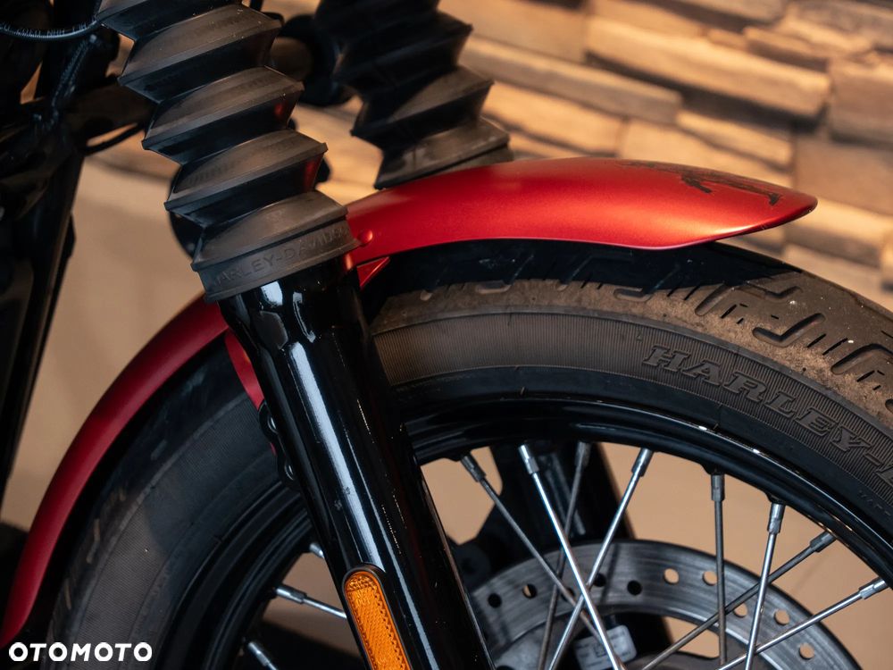 Harley-Davidson Softail Street Bob - 13