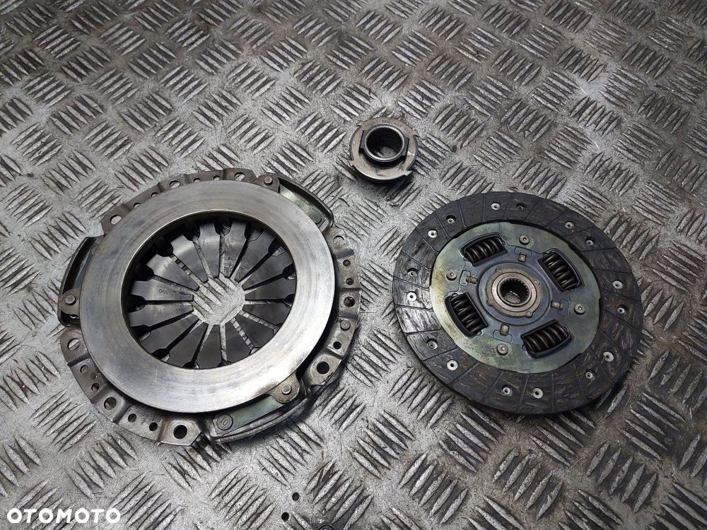 SPRZĘGŁO TARCZA + DOCISK + ŁOŻYSKO OPOROWE KIA PICANTO I 1.1 12V - 5
