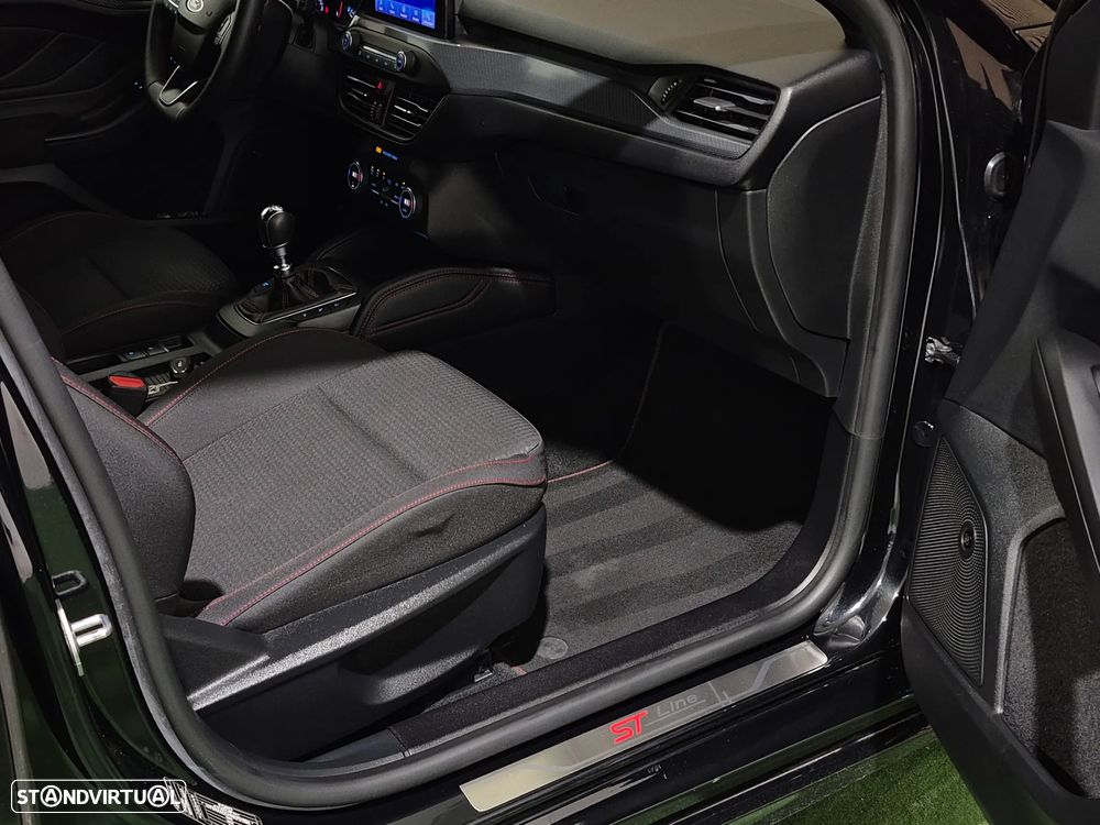 Ford Focus 1.5 TDCi ECOBlue ST-Line - 30