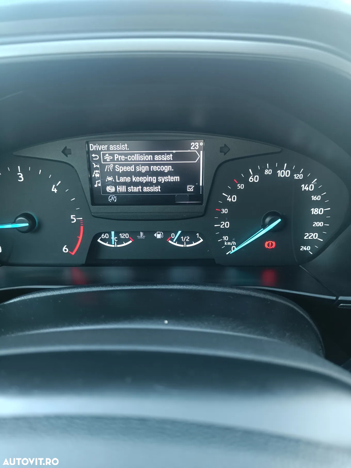 Ford Focus 1.5 EcoBlue Connected - 14