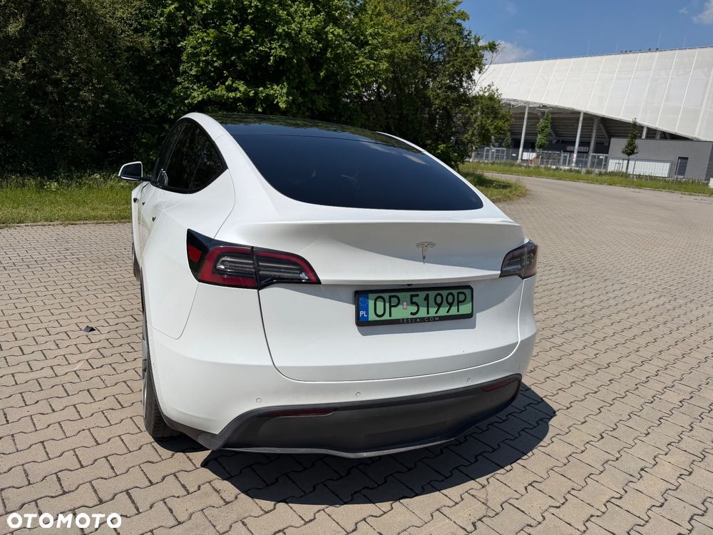 Tesla Model Y Long Range Dual Motor AWD - 4