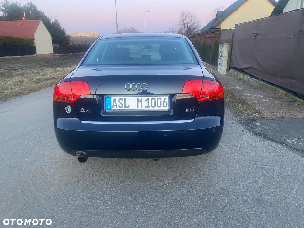 Audi A4 Limousine - 9