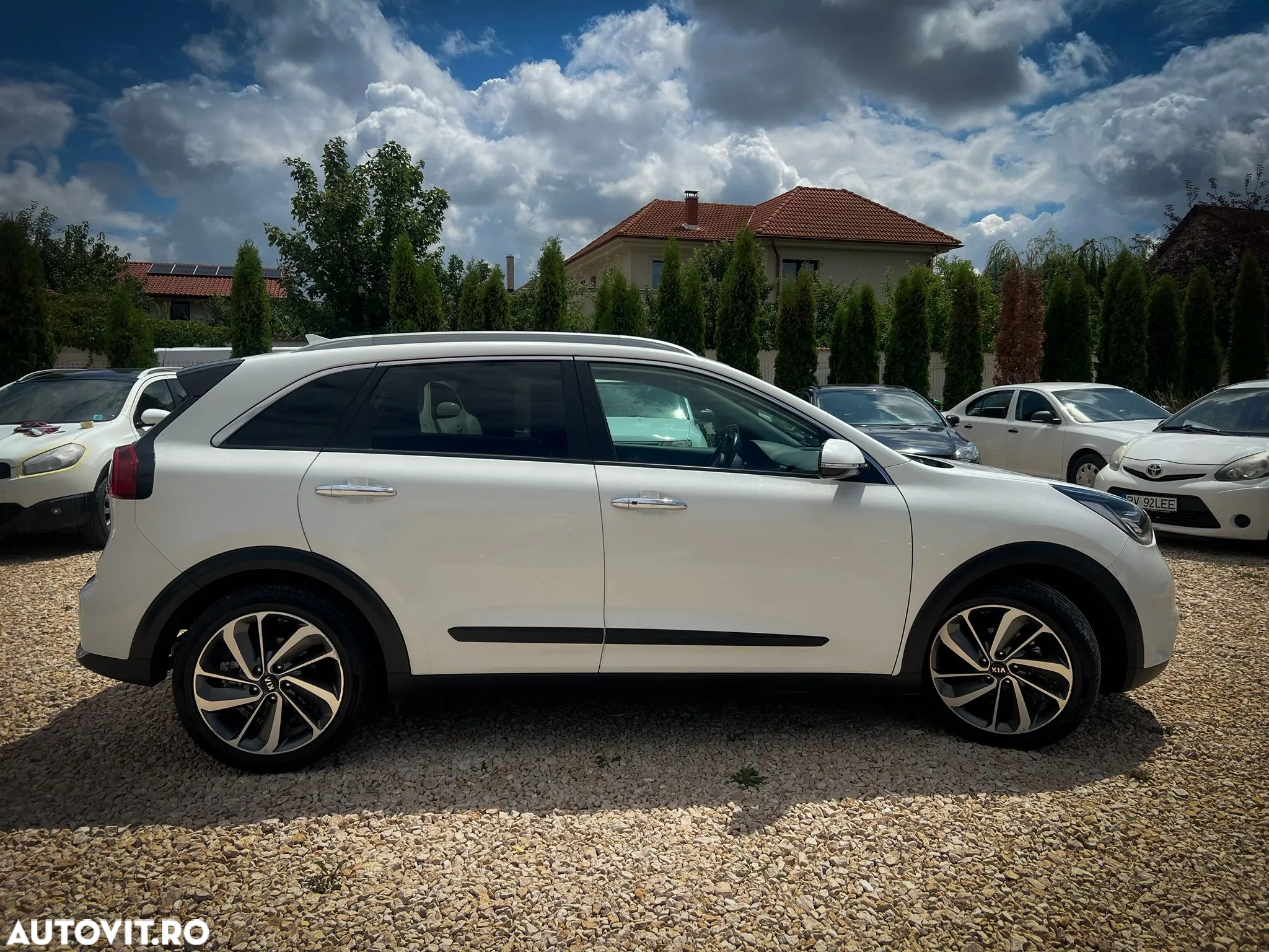 Kia Niro 1.6 GDI 2WD Aut. Edition 7 - 4