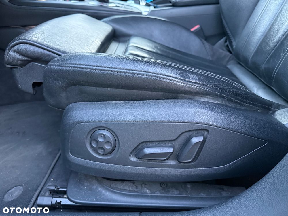 Audi A4 Avant 2.0 TDI ultra S tronic sport - 13