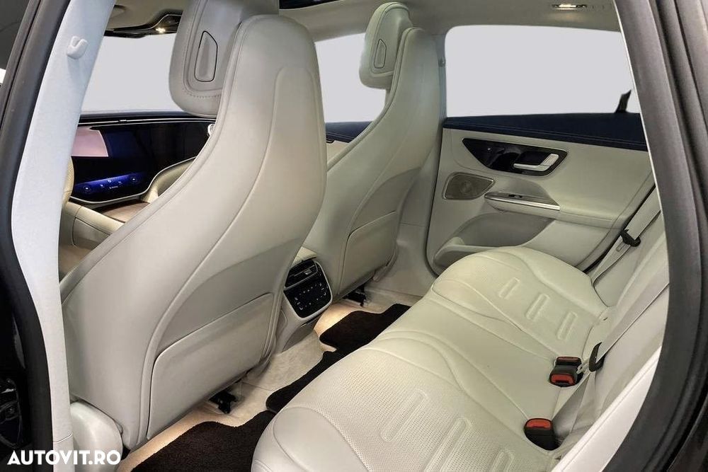 Mercedes-Benz EQE AMG 43 4MATIC - 15