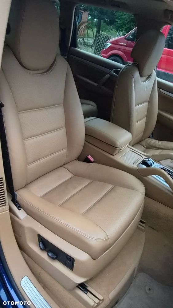 Porsche Cayenne - 15