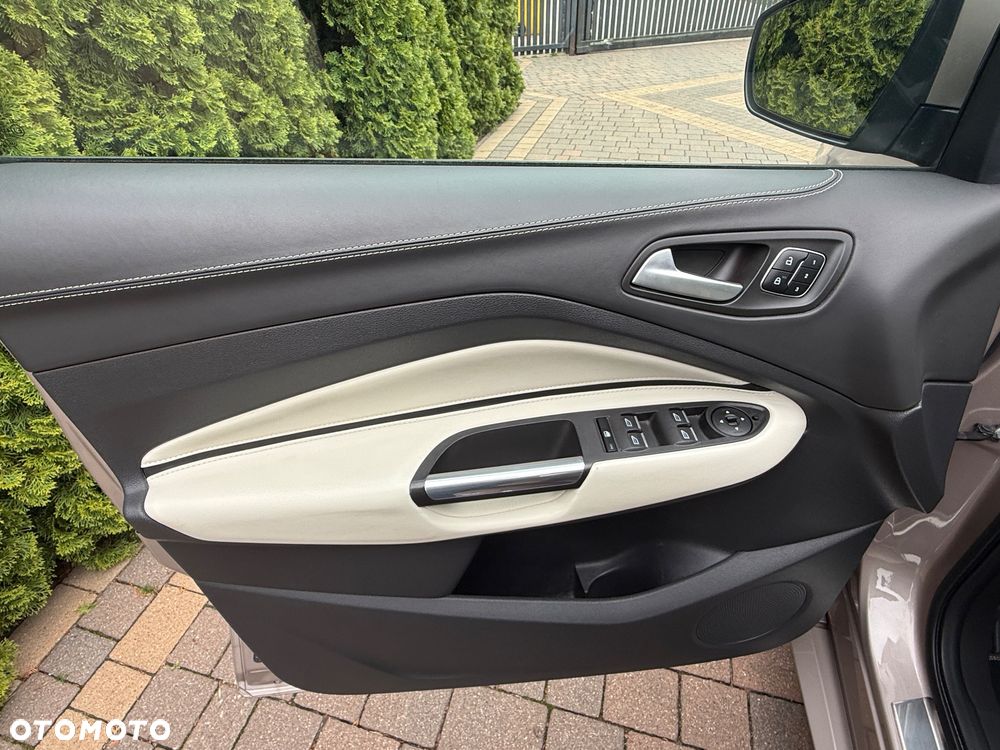 Ford Kuga 2.0 TDCi 4x4 Vignale - 28