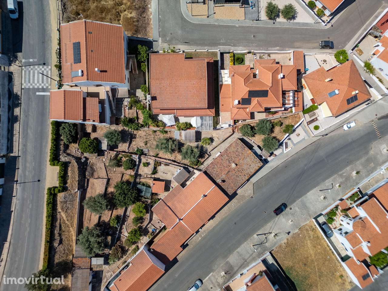 Moradia T3 com lote de terreno de 435 m2 para recuperar em Ourique, Ba - Grande imagem: 4/30