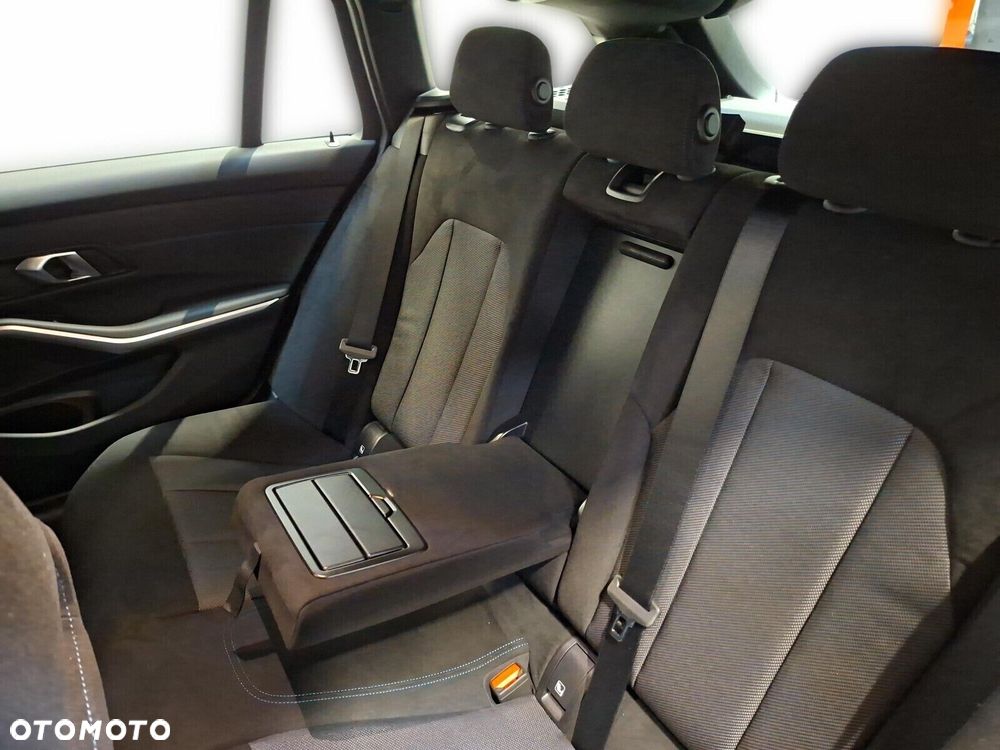 BMW Seria 3 - 17
